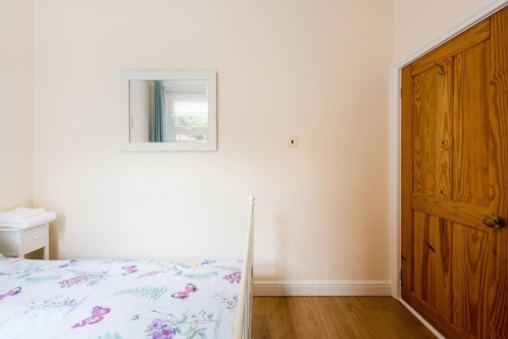 Bikki Apartments - 2 Bedroom 哈罗区 外观 照片